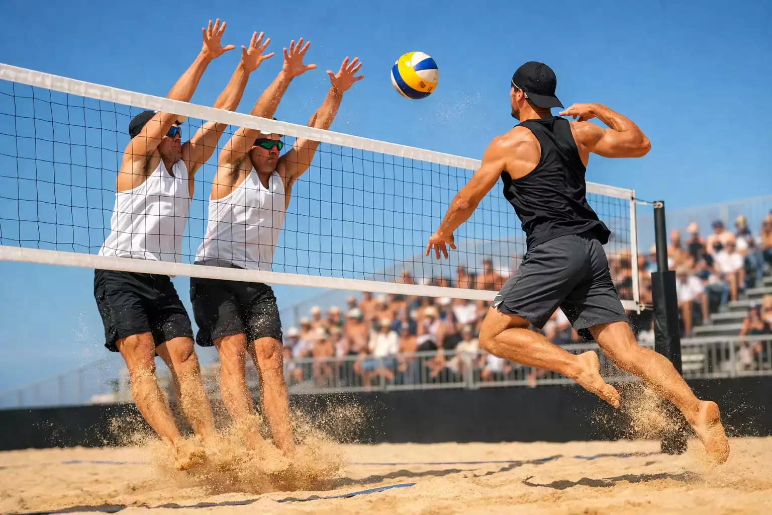 Beach Volleyball Spiel auf Sandplatz bei Sonnenschein